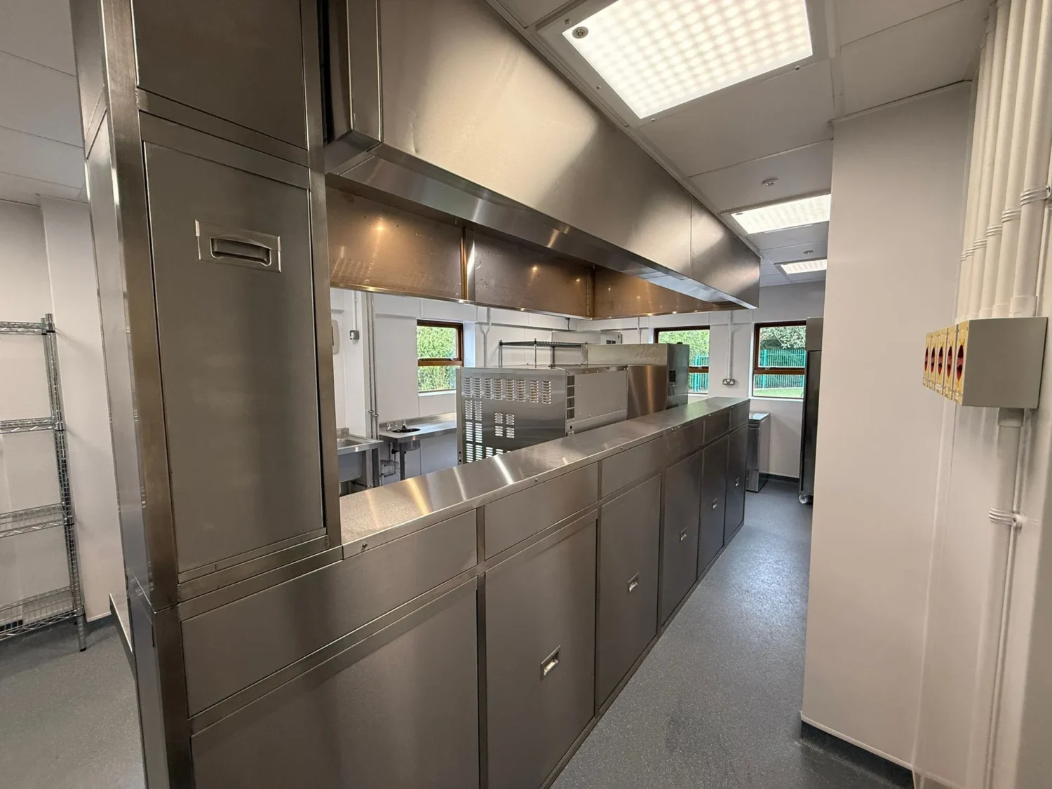 Oakdale Primary School kitchen reburbishment by Mayco
