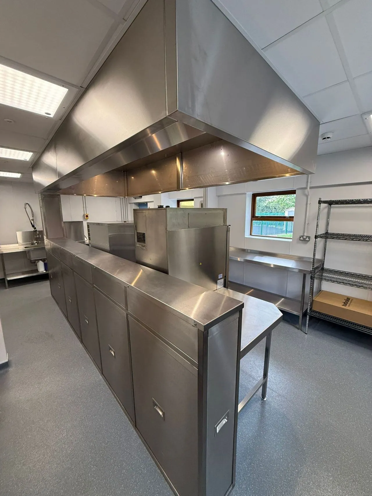 Oakdale Primary School kitchen reburbishment by Mayco