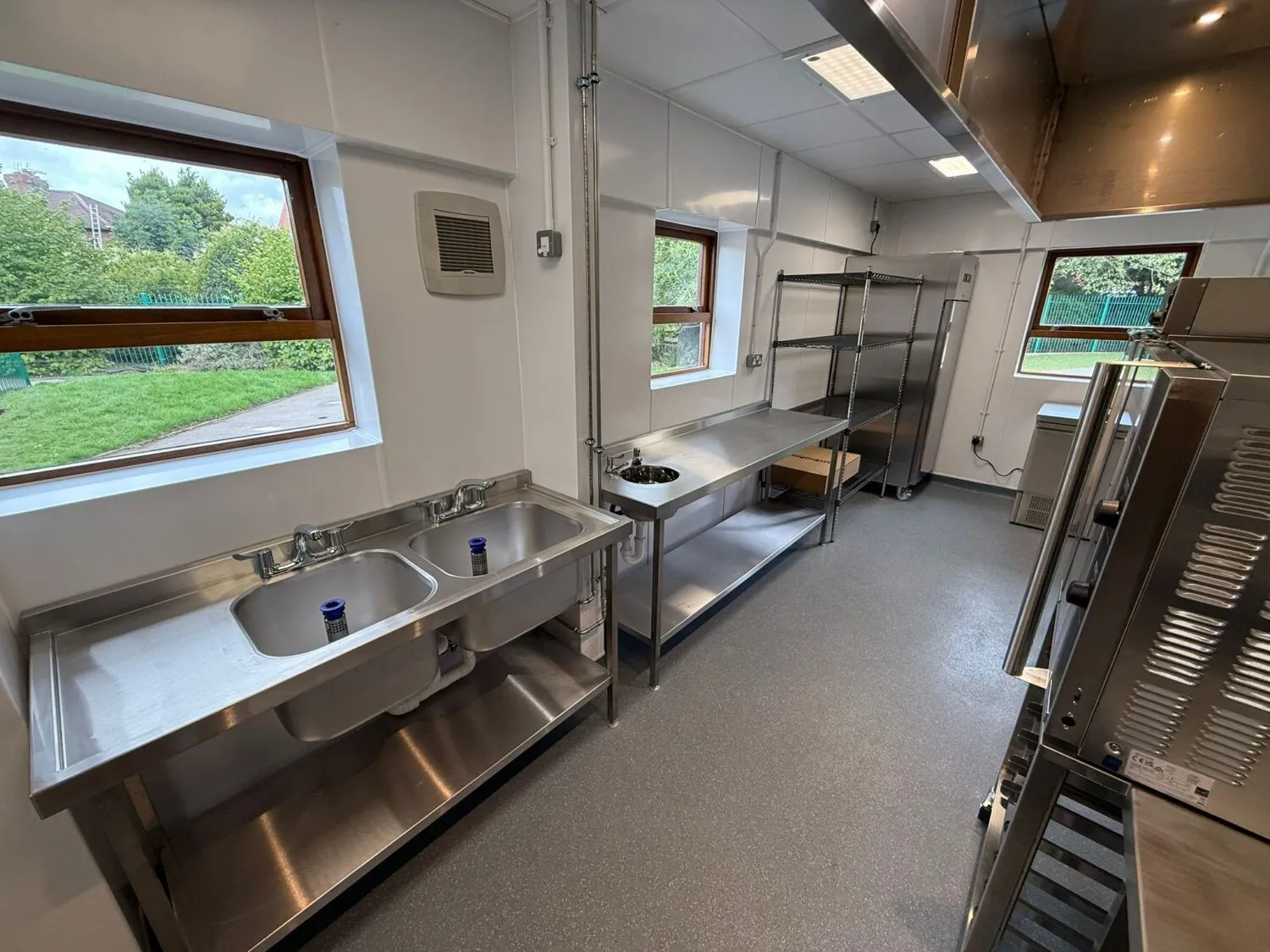Oakdale Primary School kitchen reburbishment by Mayco
